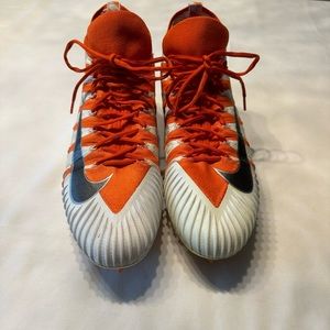 Nike Men’s Alpha Menace Elite Football Cleats